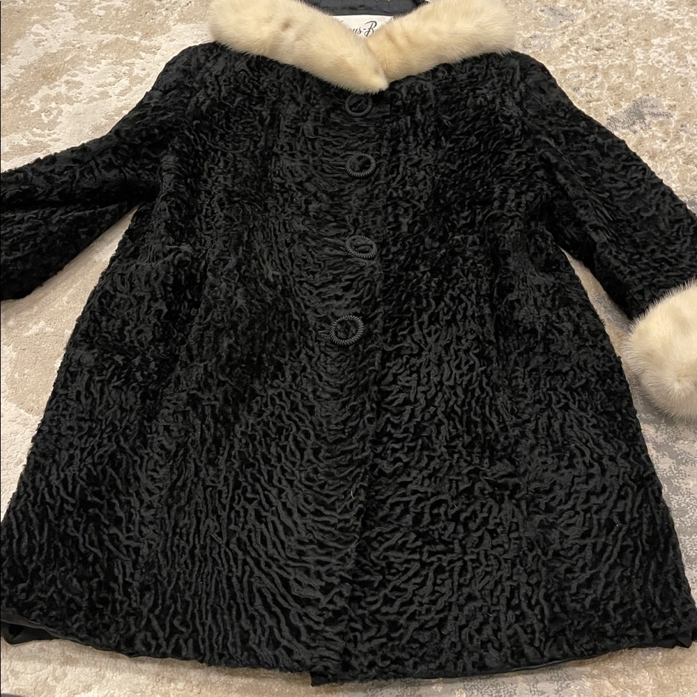 Vintage Famous Barr Fur, Lamb with Mink Collar and and Cuffs Size 6 - Picture 6 of 15